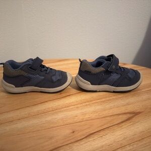 Stride Rite Blue Sneaker 6M